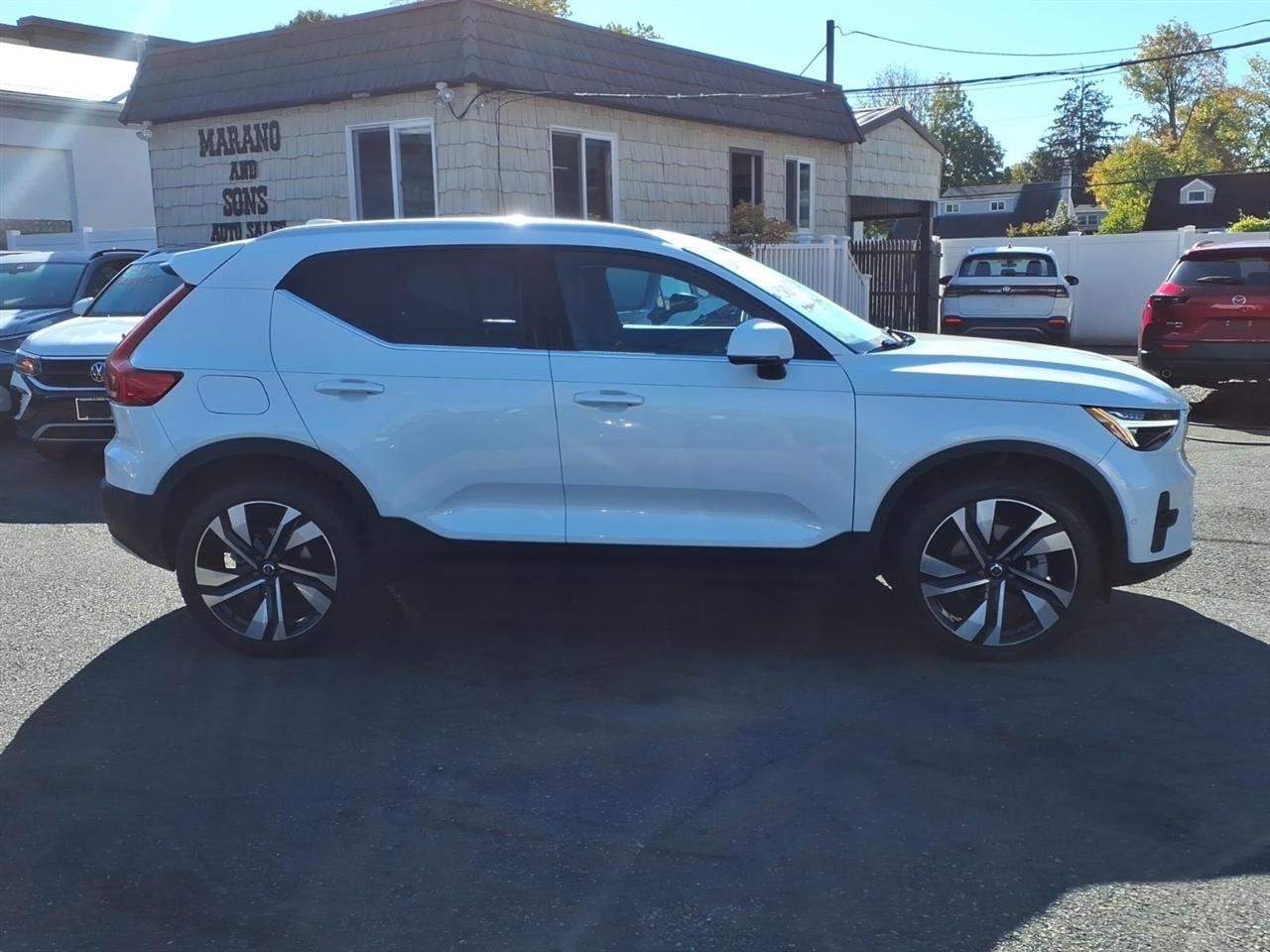 Volvo XC40 B5 AWD Ultimate Bright Theme 2024