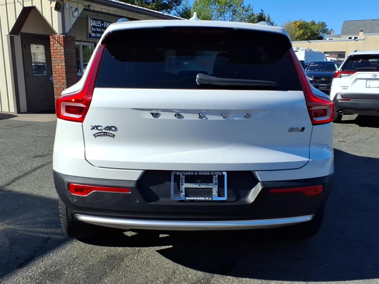 Volvo XC40 B5 AWD Ultimate Bright Theme 2024