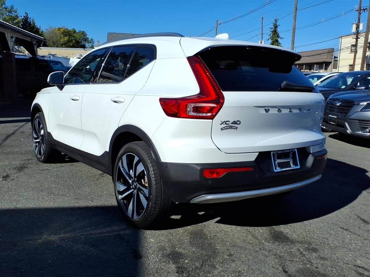 Volvo XC40 B5 AWD Ultimate Bright Theme 2024