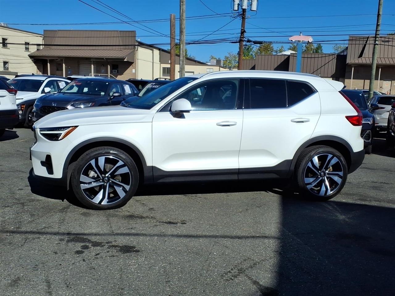 Volvo XC40 B5 AWD Ultimate Bright Theme 2024