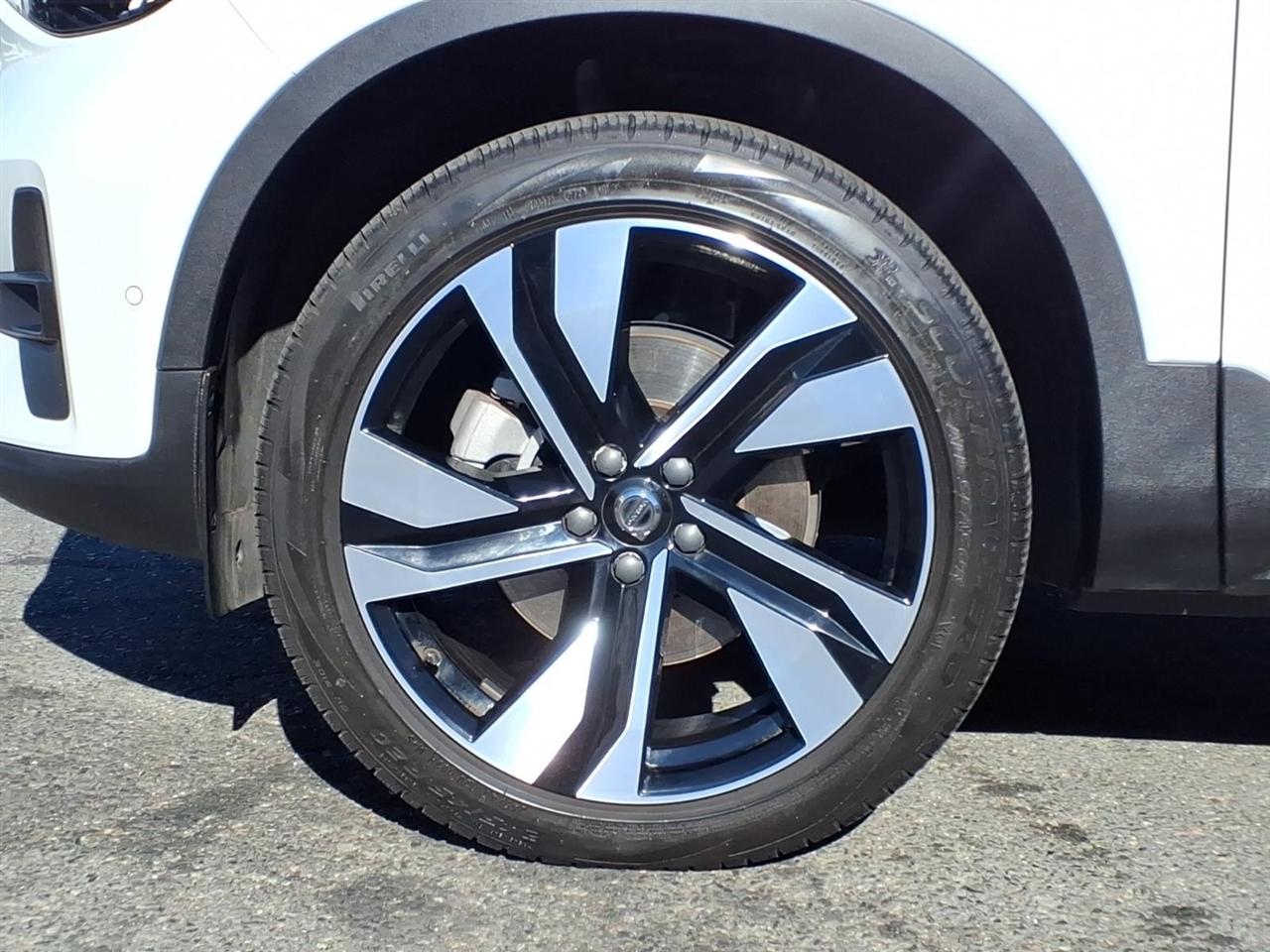 Volvo XC40 B5 AWD Ultimate Bright Theme 2024