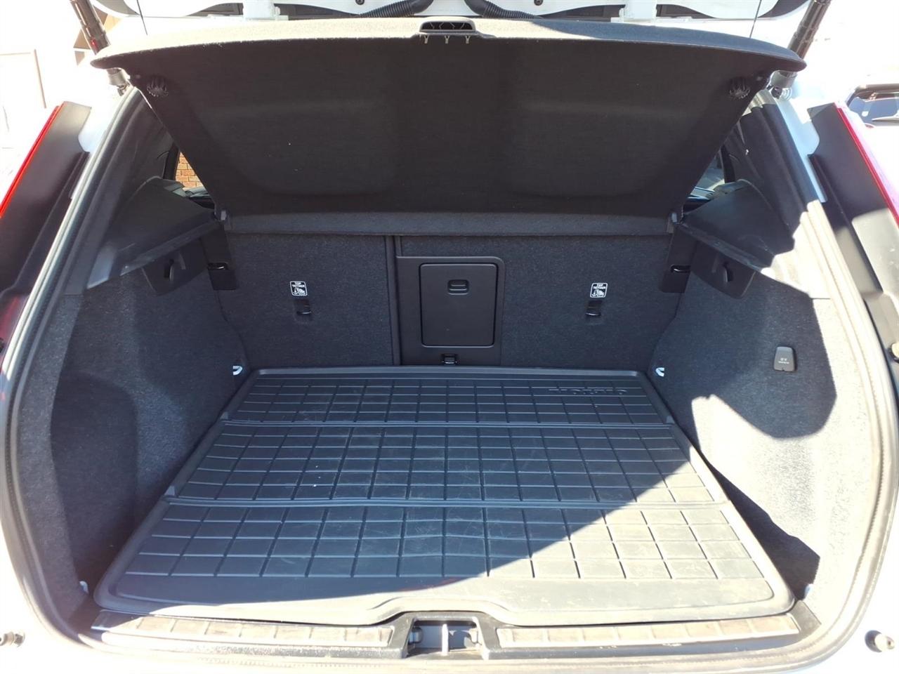 Volvo XC40 B5 AWD Ultimate Bright Theme 2024