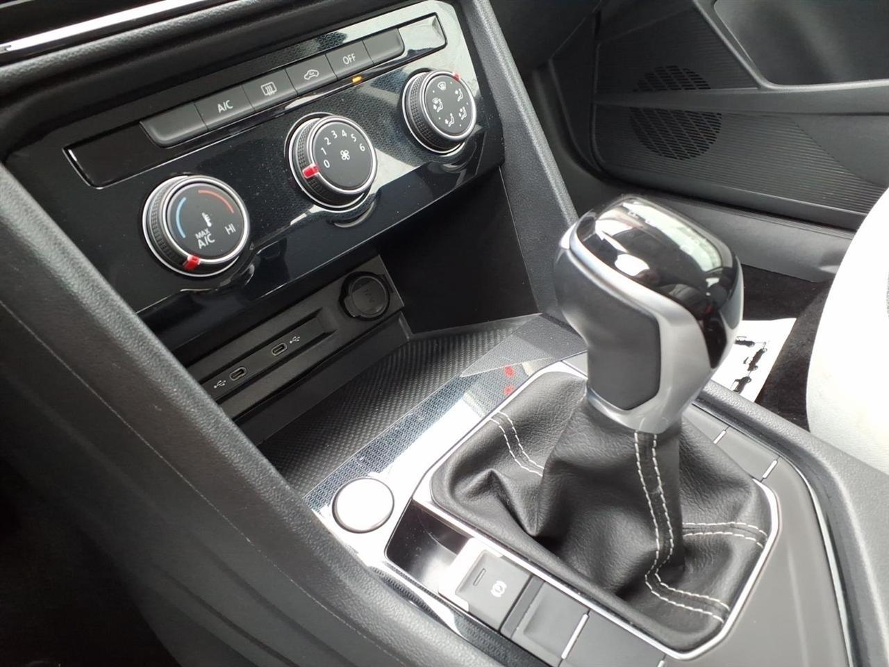 Volkswagen Taos S FWD 2025