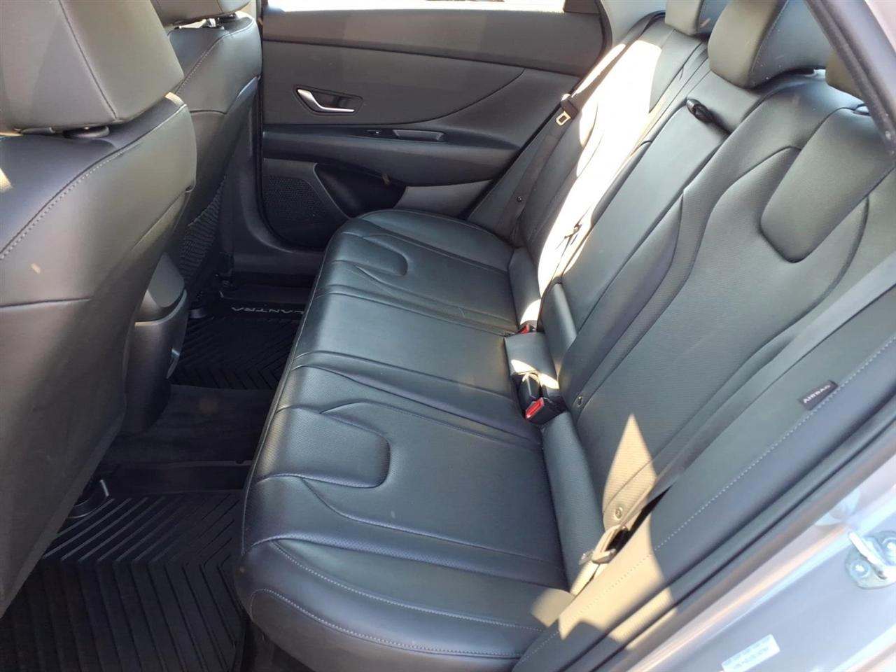 Hyundai Elantra Hybrid Limited DCT 2025