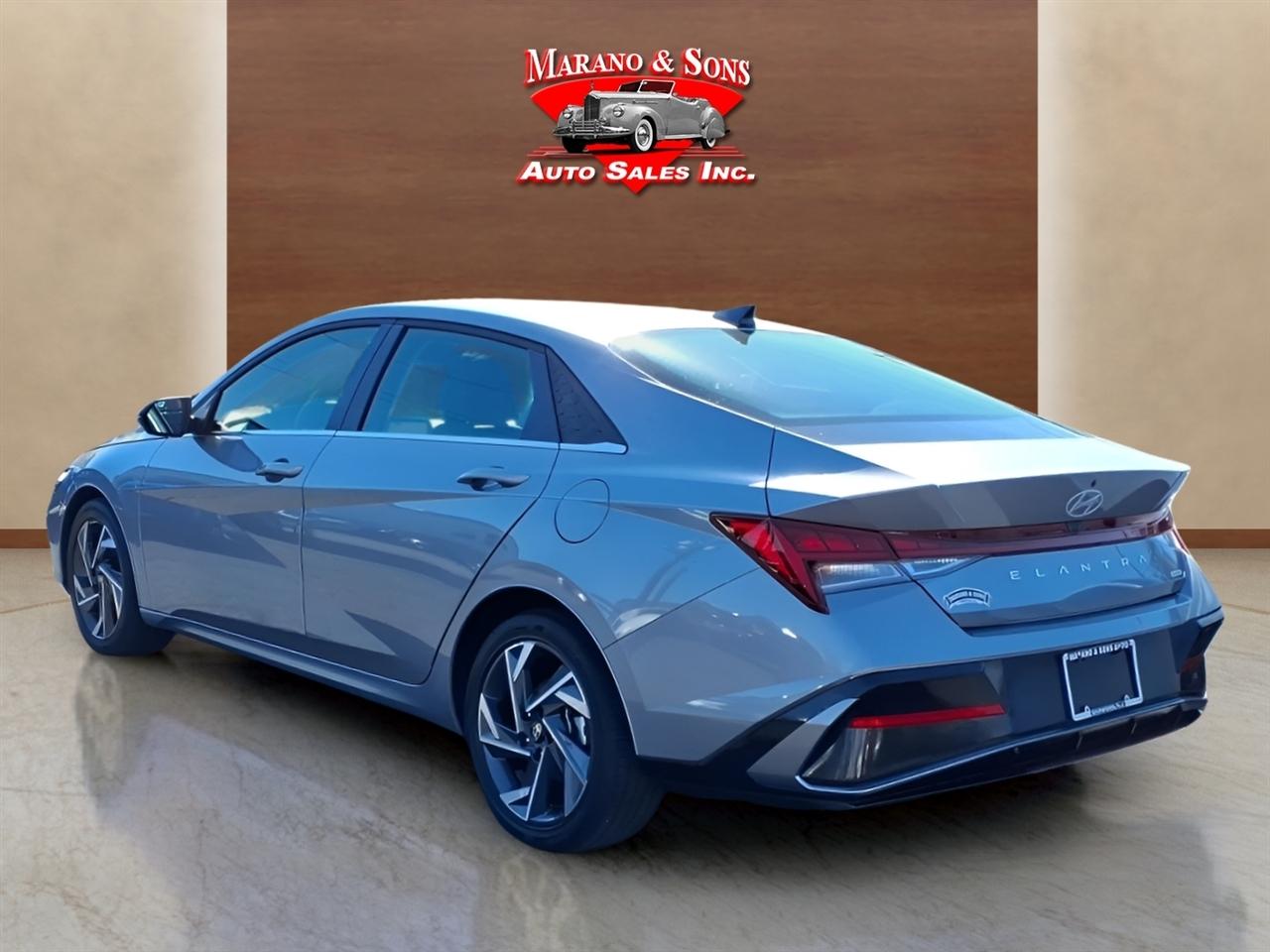 Hyundai Elantra Hybrid Limited DCT 2025