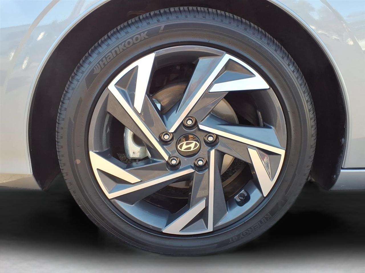 Hyundai Elantra Hybrid Limited DCT 2025