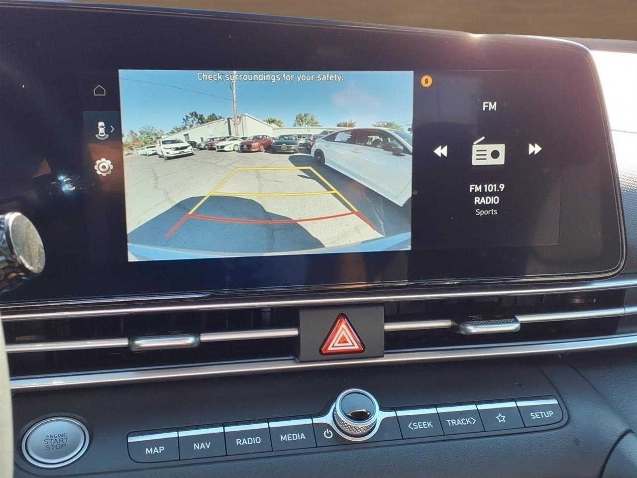 Hyundai Elantra Hybrid Limited DCT 2025