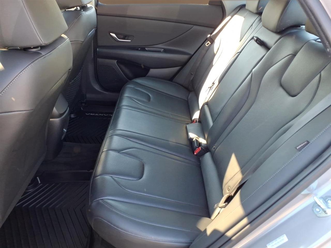 Hyundai Elantra Hybrid Limited DCT 2025