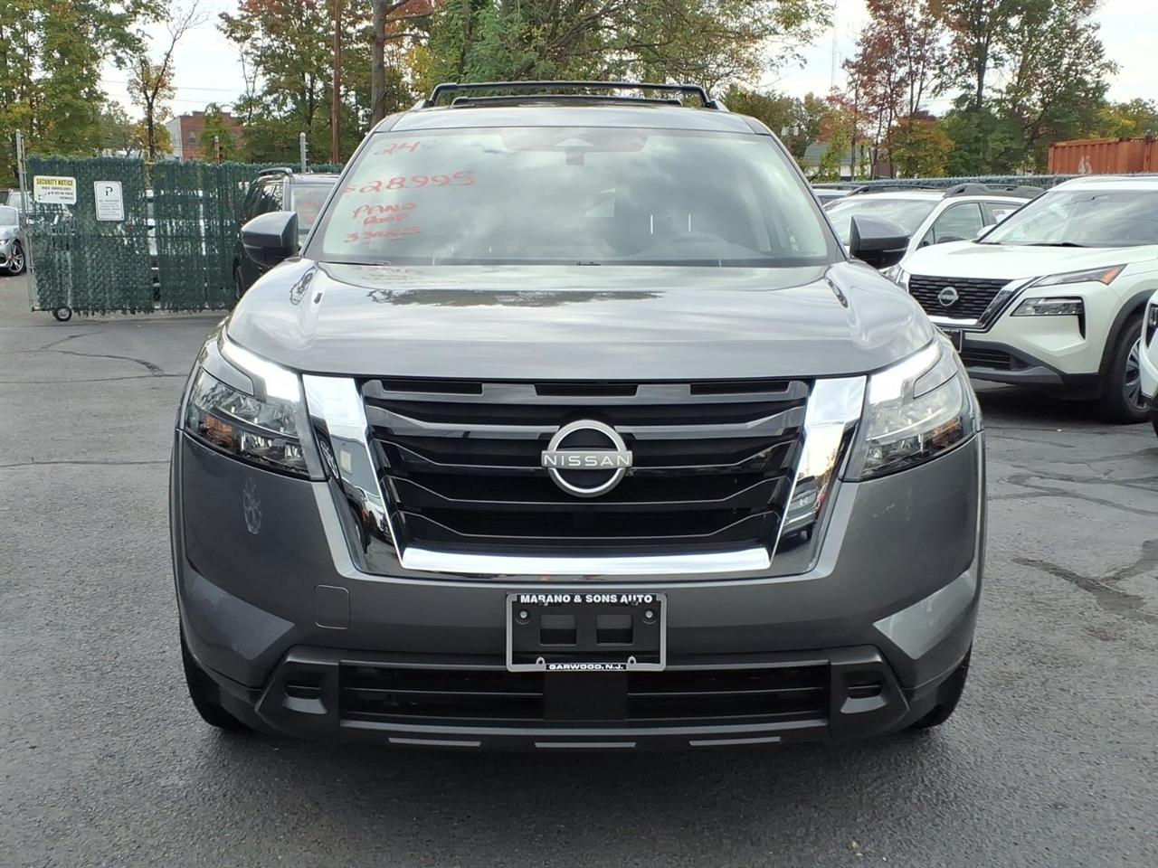 Nissan Pathfinder SV 2WD 2024