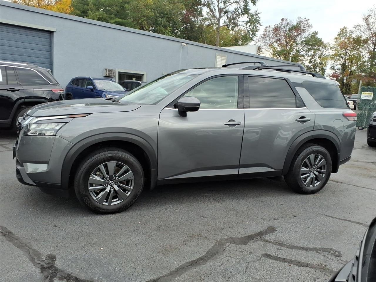 Nissan Pathfinder SV 2WD 2024