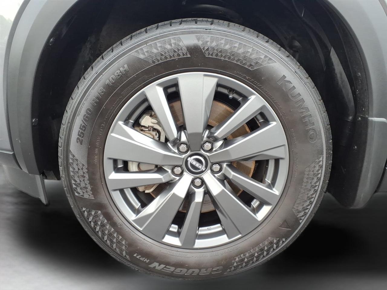 Nissan Pathfinder SV 2WD 2024