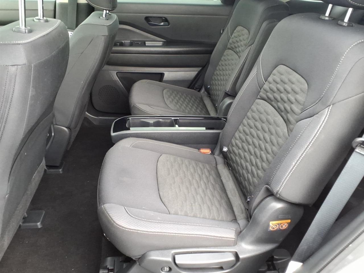 Nissan Pathfinder SV 2WD 2024