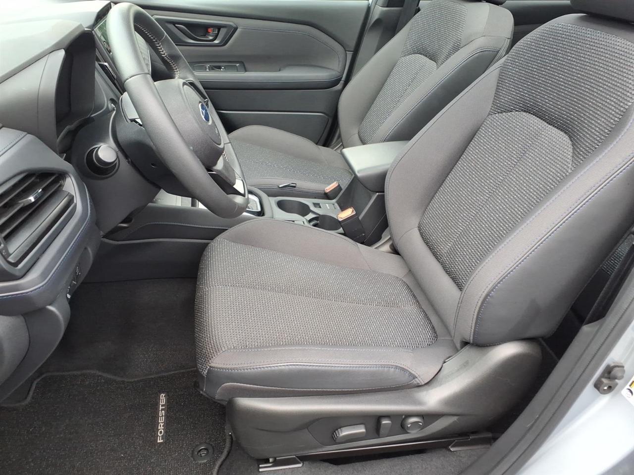 Subaru Forester Premium AWD 2025