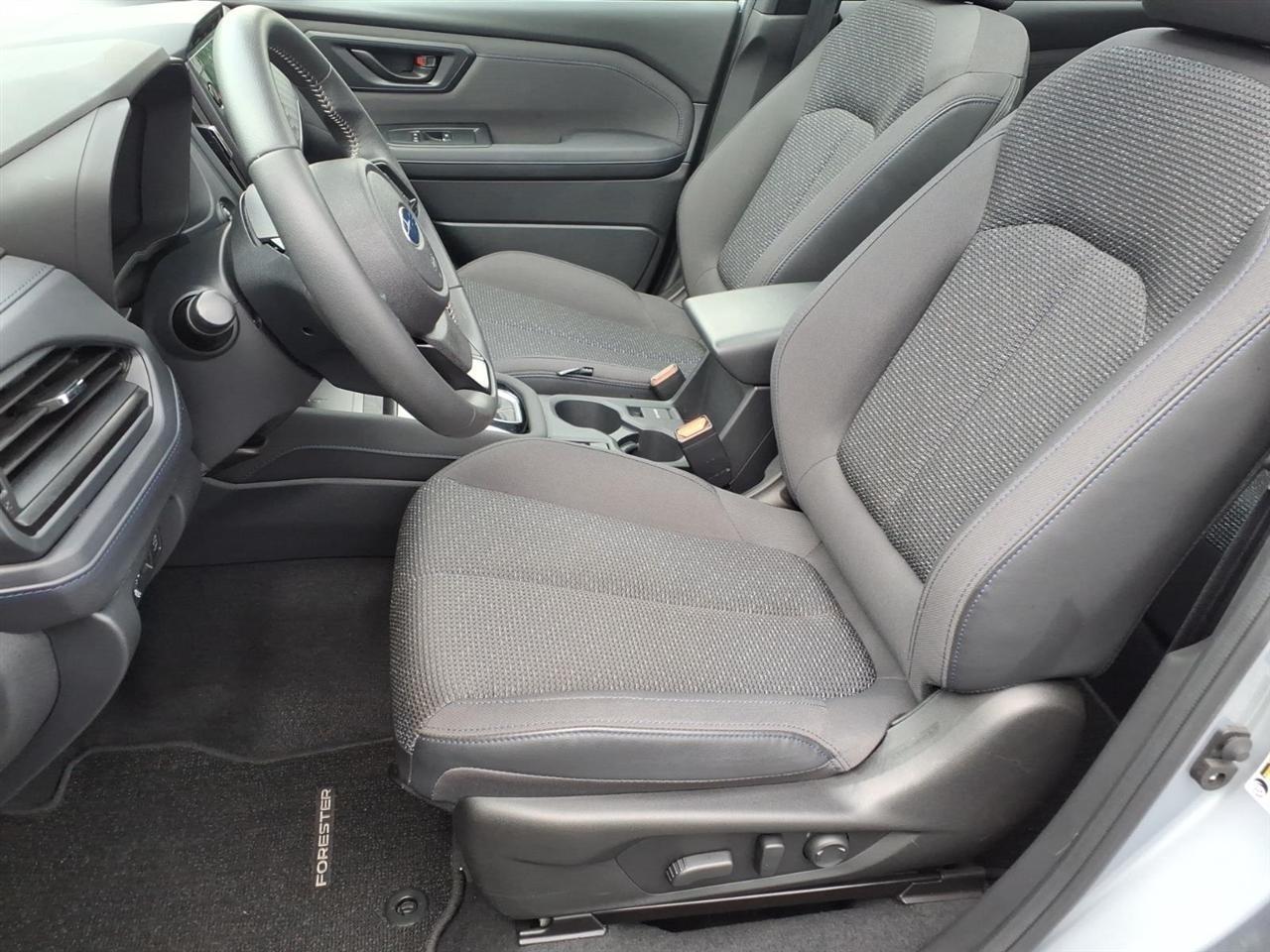 Subaru Forester Premium AWD 2025