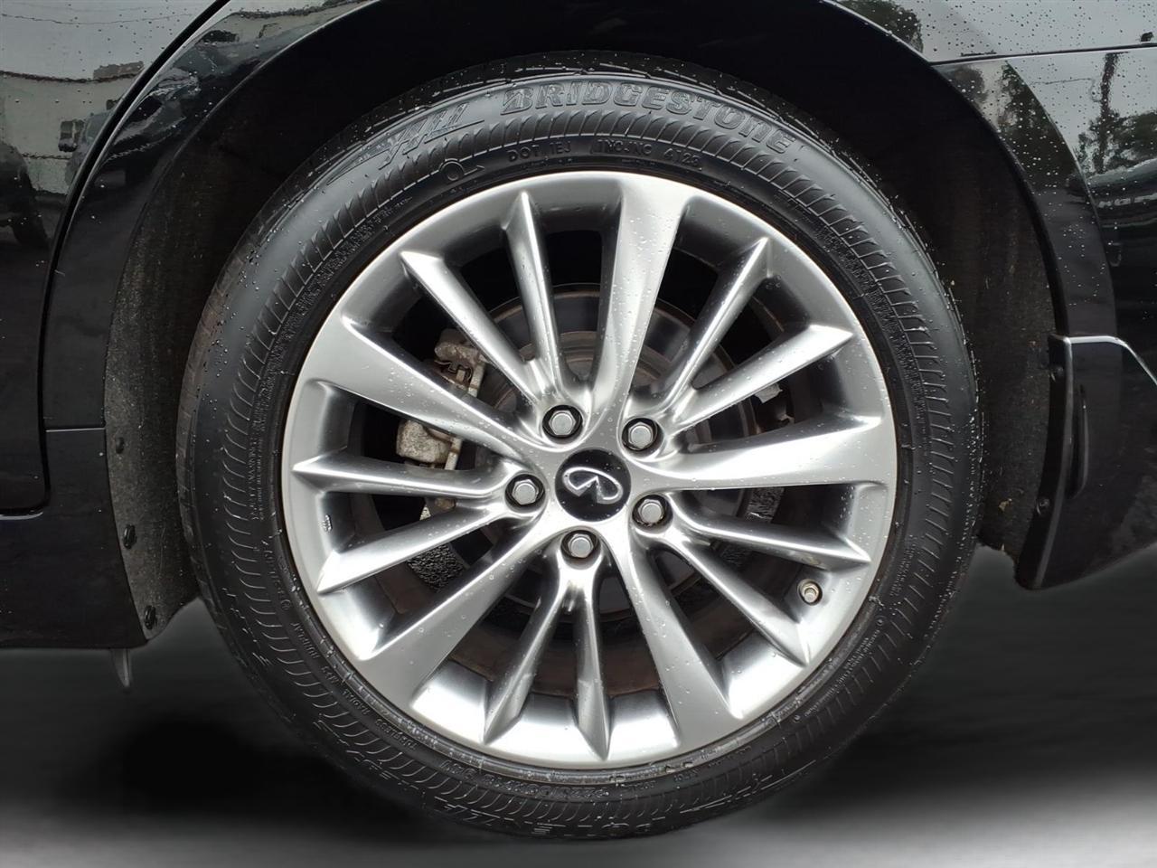 Infiniti Q50 LUXE AWD 2024