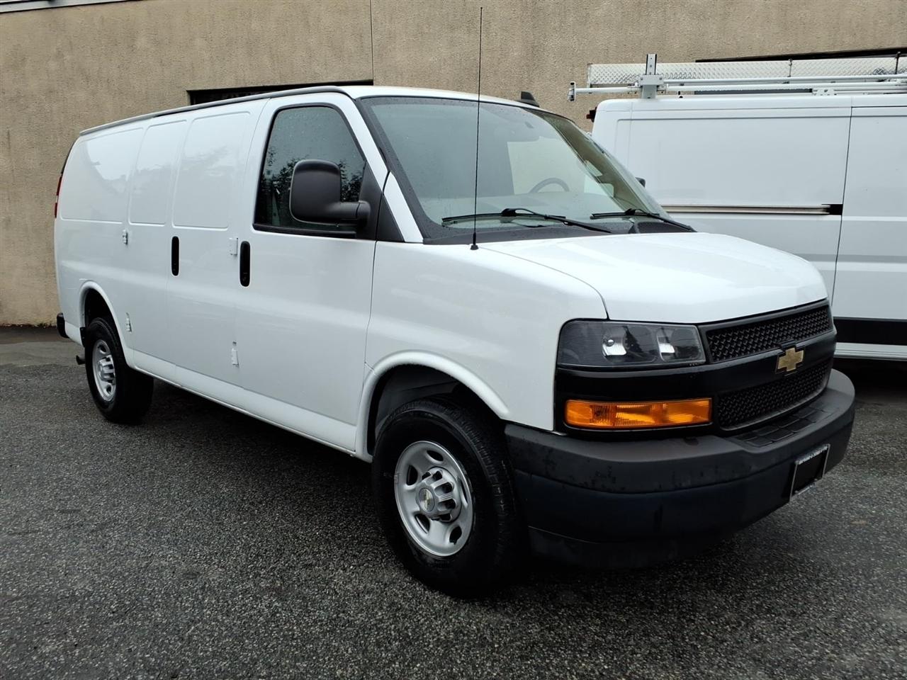 Chevrolet Express Cargo Van RWD 2500 135" 2022