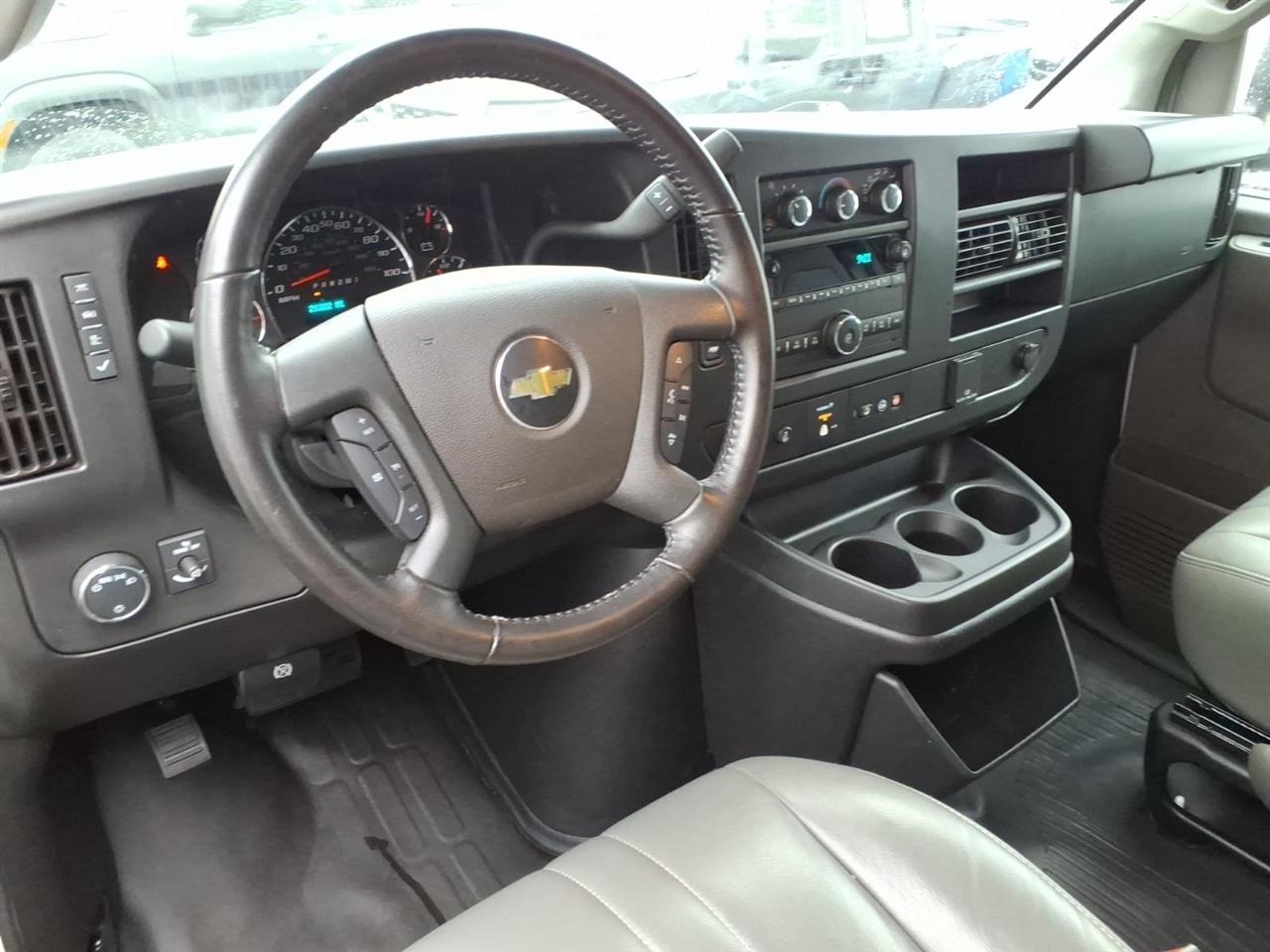Chevrolet Express Cargo Van RWD 2500 135" 2022
