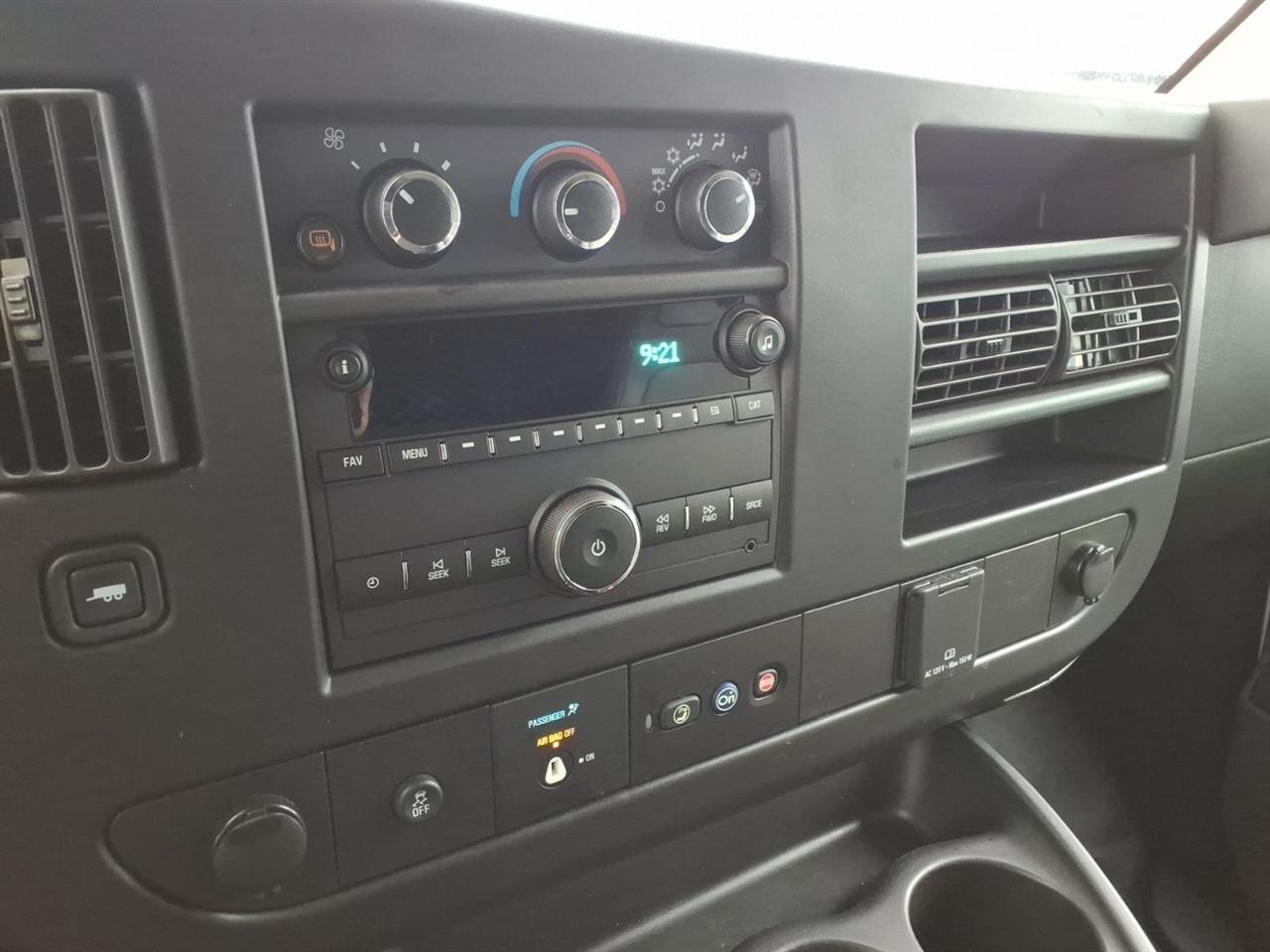 Chevrolet Express Cargo Van RWD 2500 135" 2022