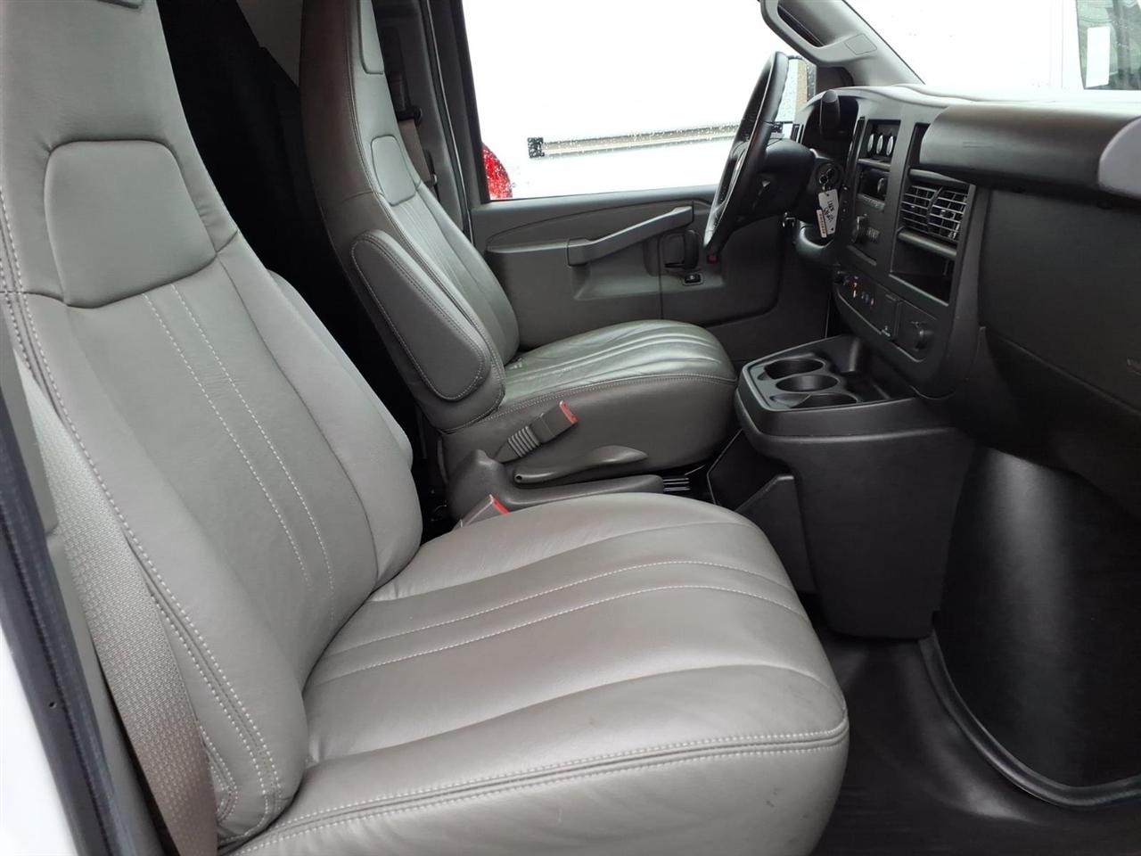 Chevrolet Express Cargo Van RWD 2500 135" 2022