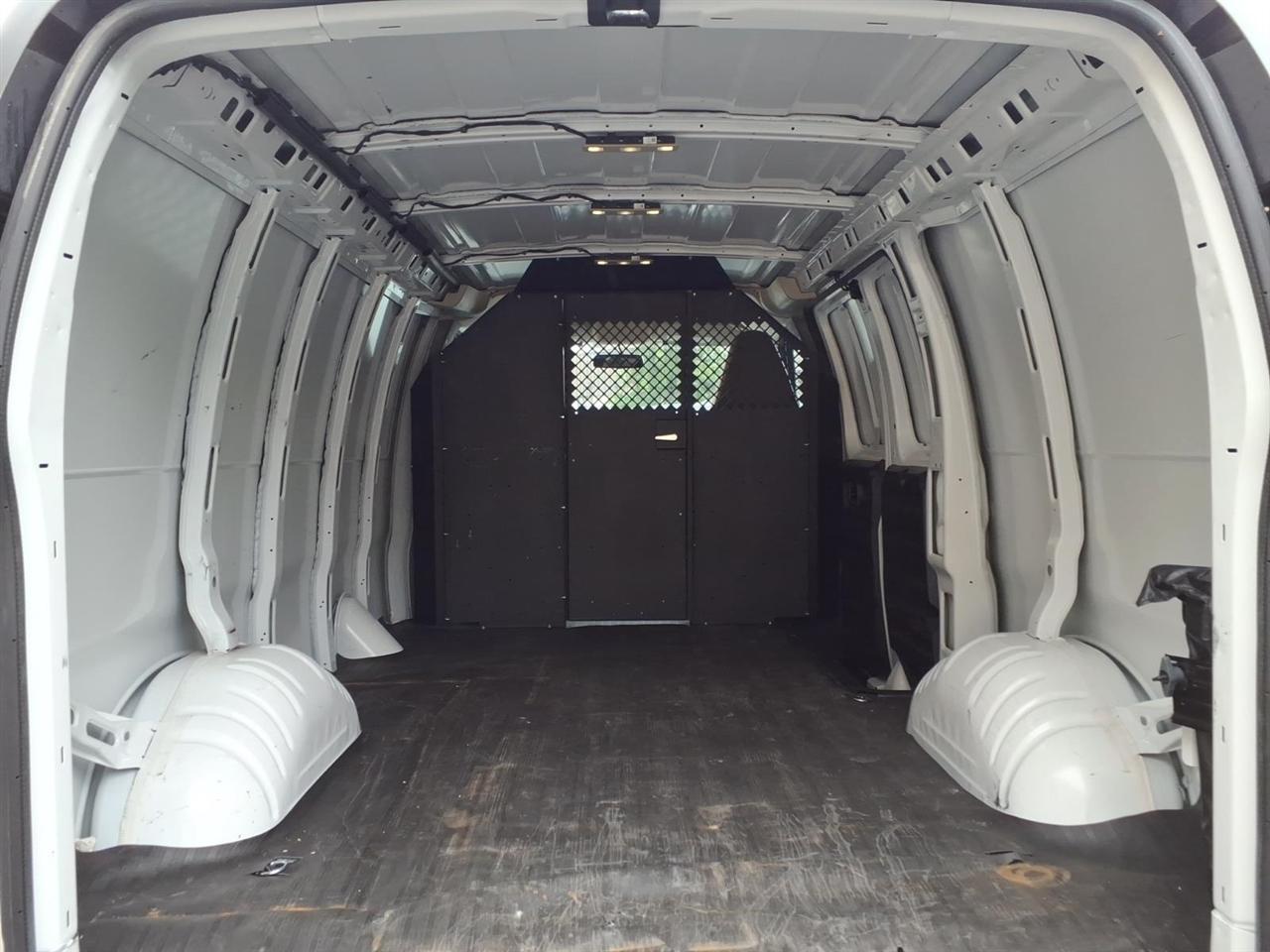 Chevrolet Express Cargo Van RWD 2500 135" 2022