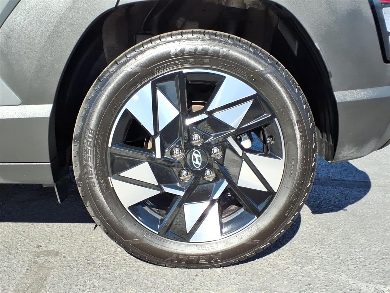 Hyundai Kona SEL FWD 2025