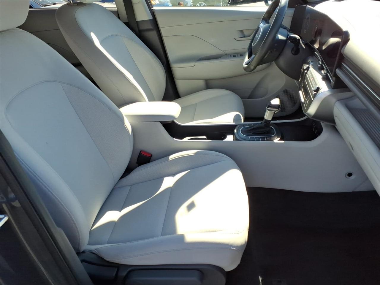 Hyundai Kona SEL FWD 2025