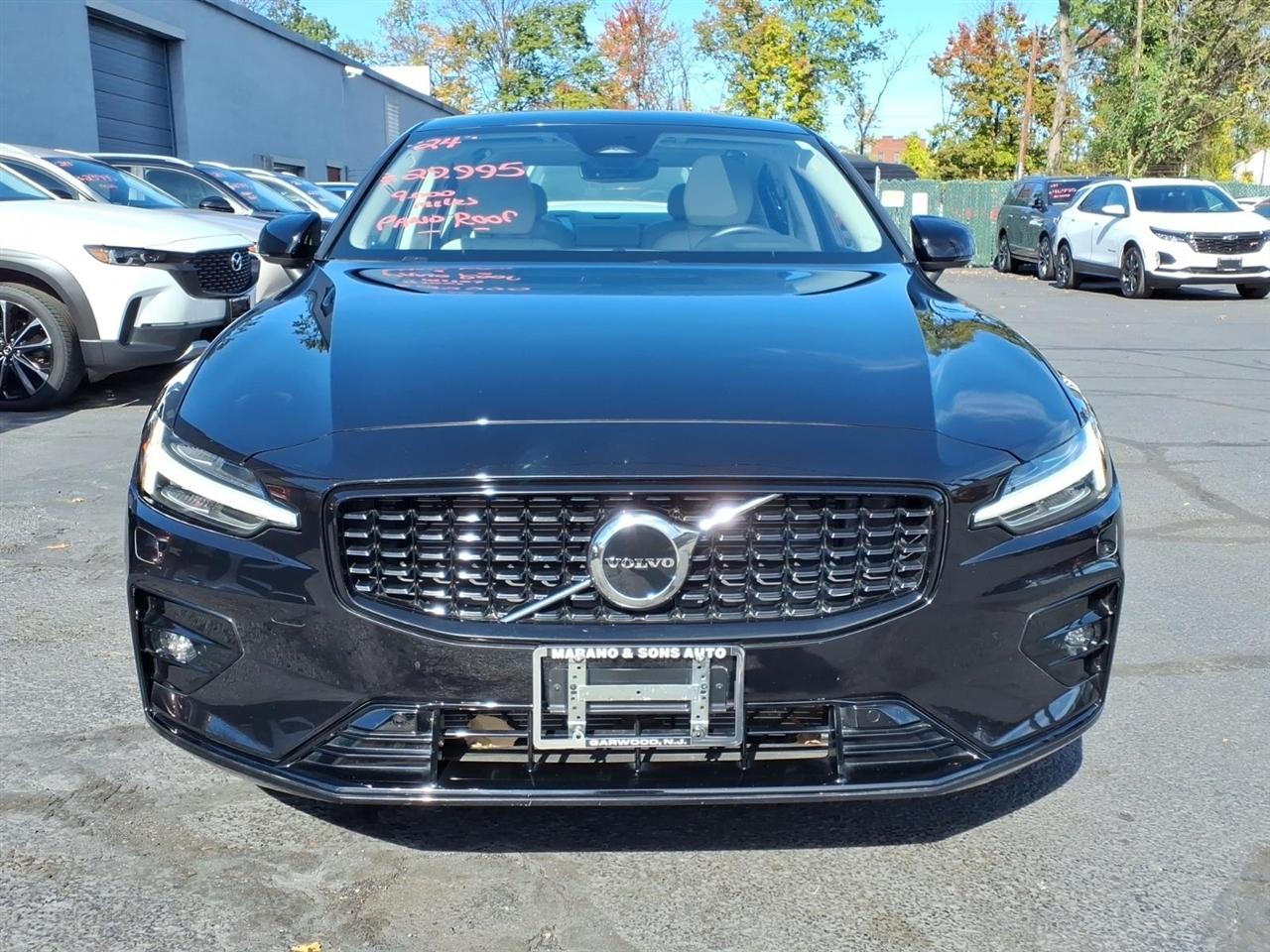 Volvo S60 B5 FWD Core Dark Theme 2024