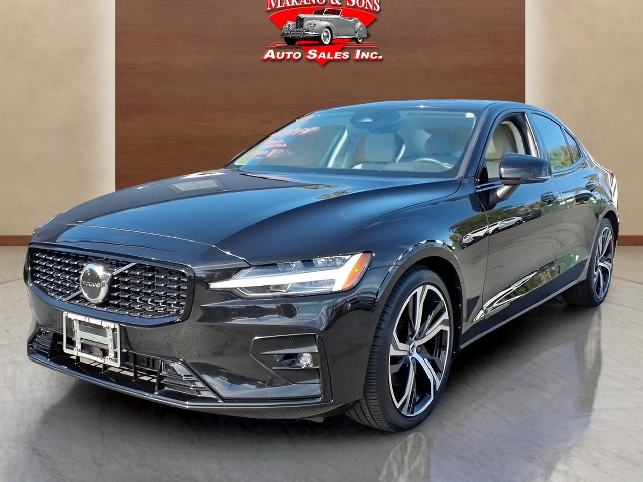 2024 Volvo S60 B5 FWD Core Dark Theme