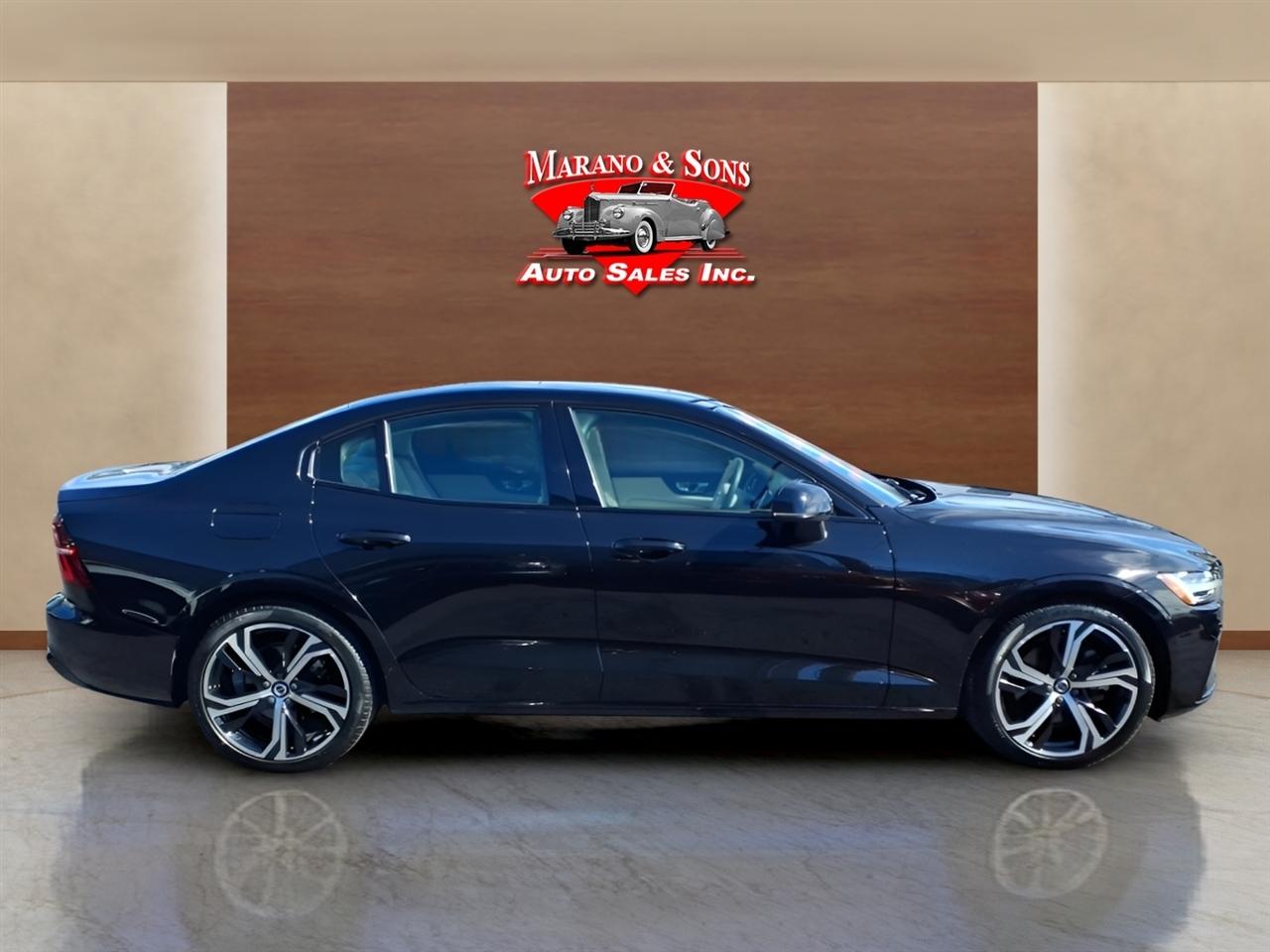 Volvo S60 B5 FWD Core Dark Theme 2024