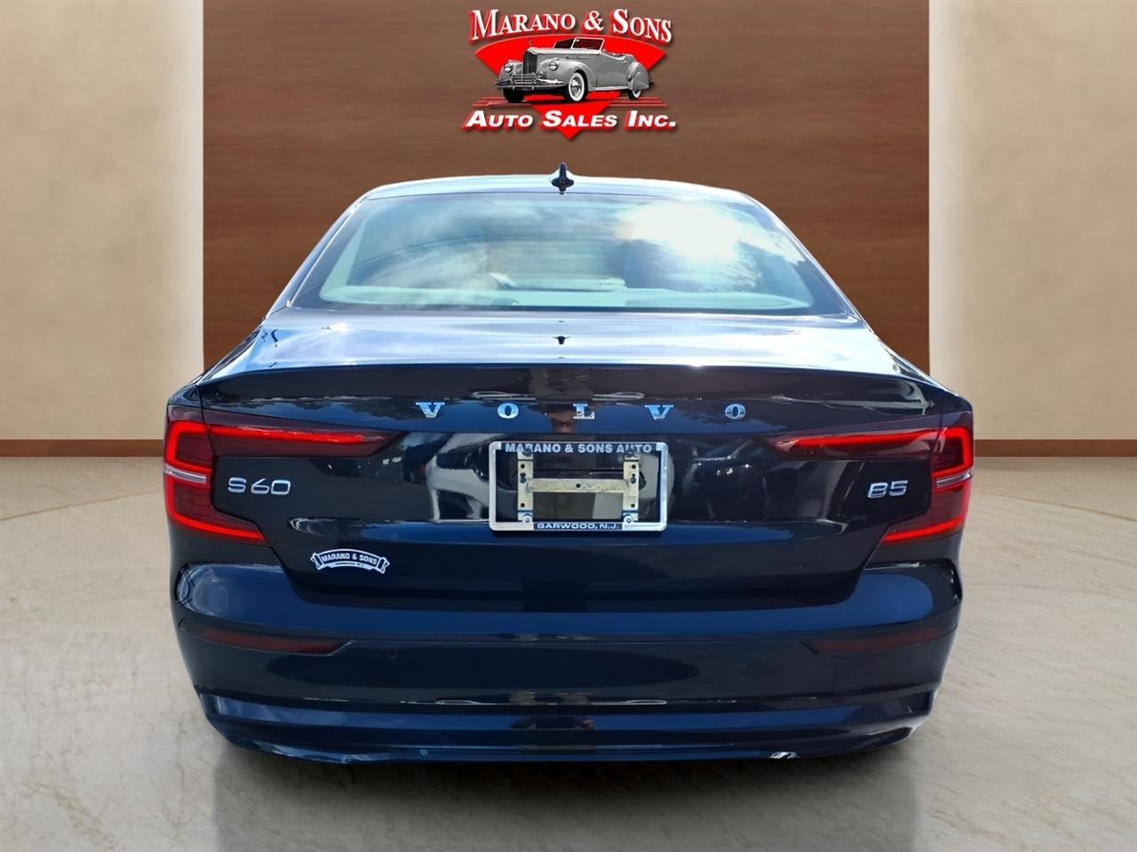 Volvo S60 B5 FWD Core Dark Theme 2024