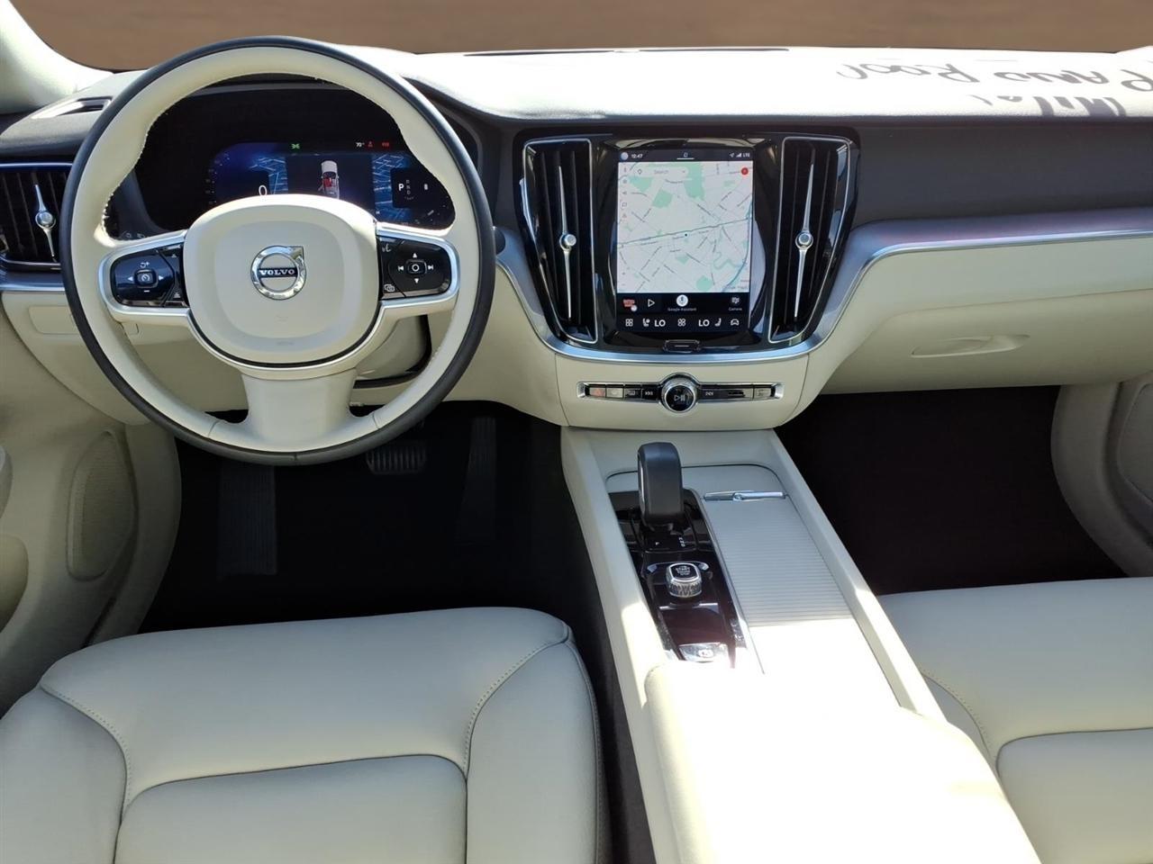 Volvo S60 B5 FWD Core Dark Theme 2024