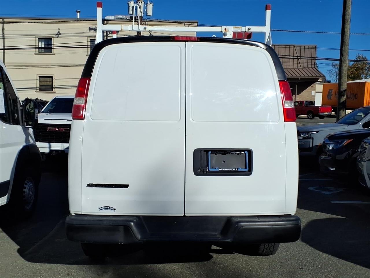 Chevrolet Express Cargo Van RWD 2500 135" 2019