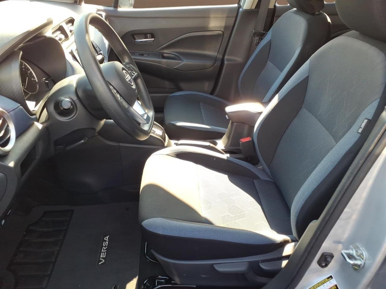 Nissan Versa SV CVT 2025