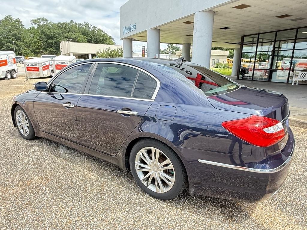 Hyundai Genesis 4dr Sdn V6 3.8L 2012
