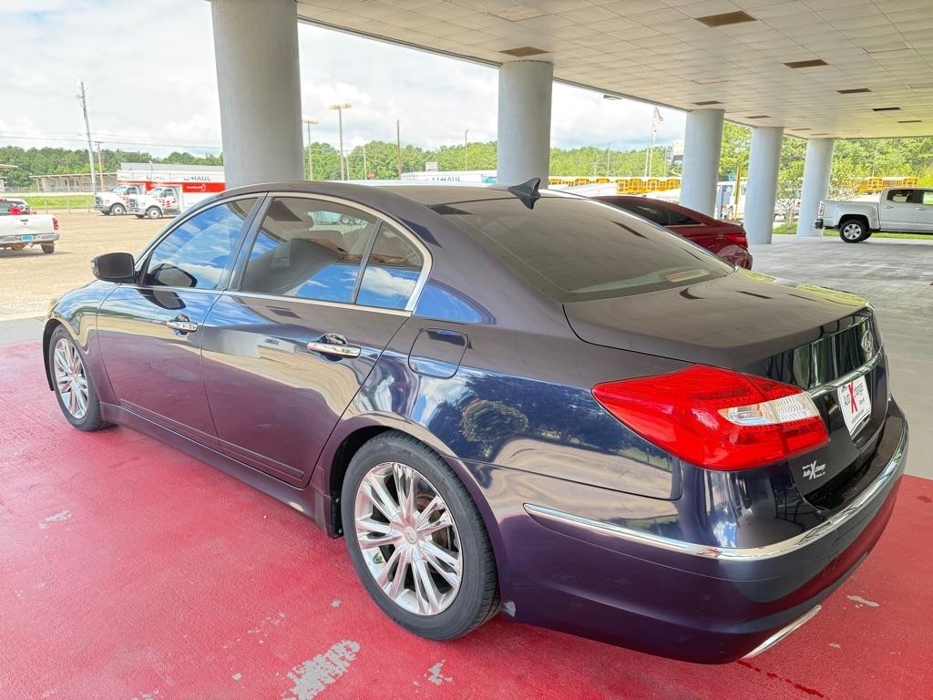 Hyundai Genesis 4dr Sdn V6 3.8L 2012