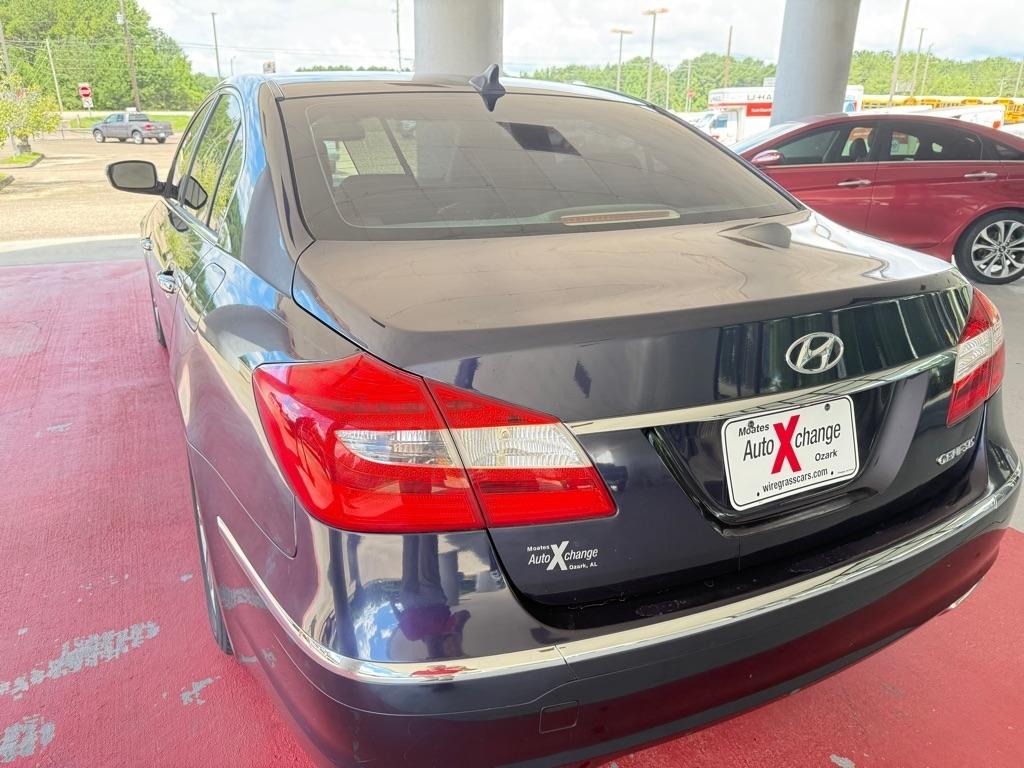 Hyundai Genesis 4dr Sdn V6 3.8L 2012