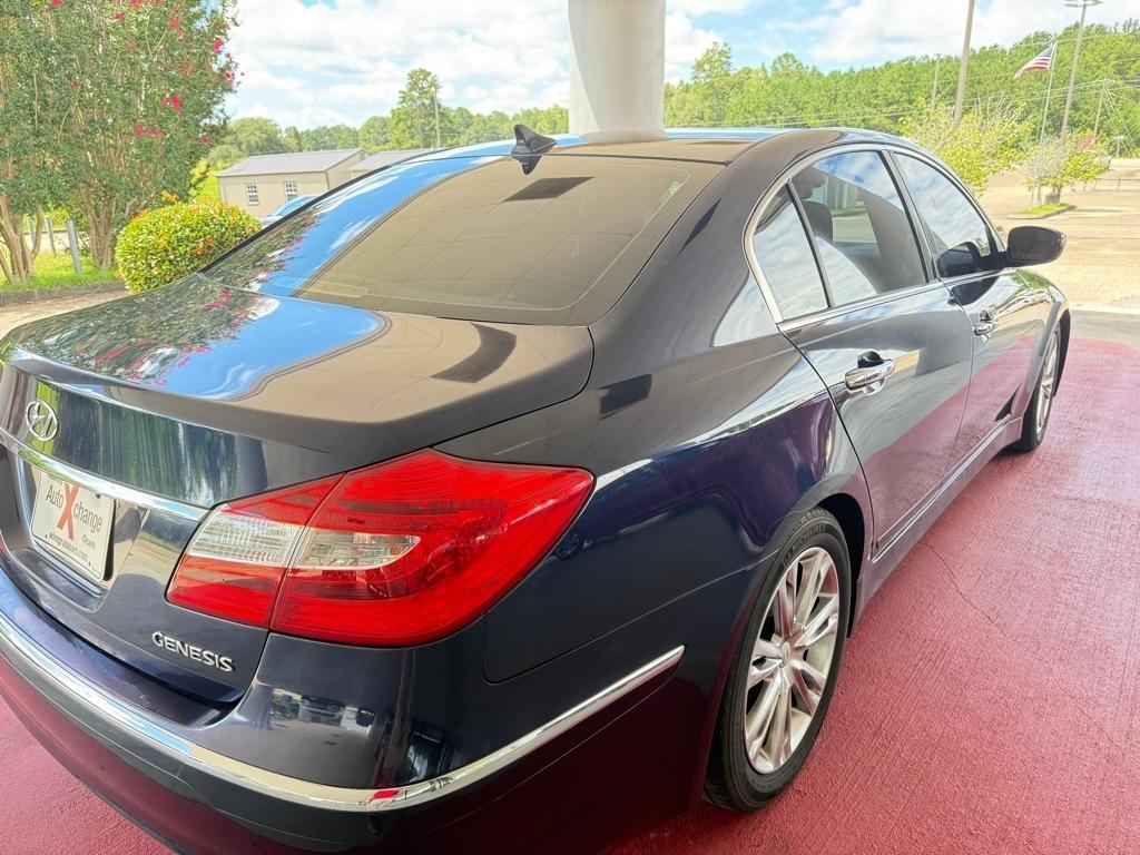 Hyundai Genesis 4dr Sdn V6 3.8L 2012