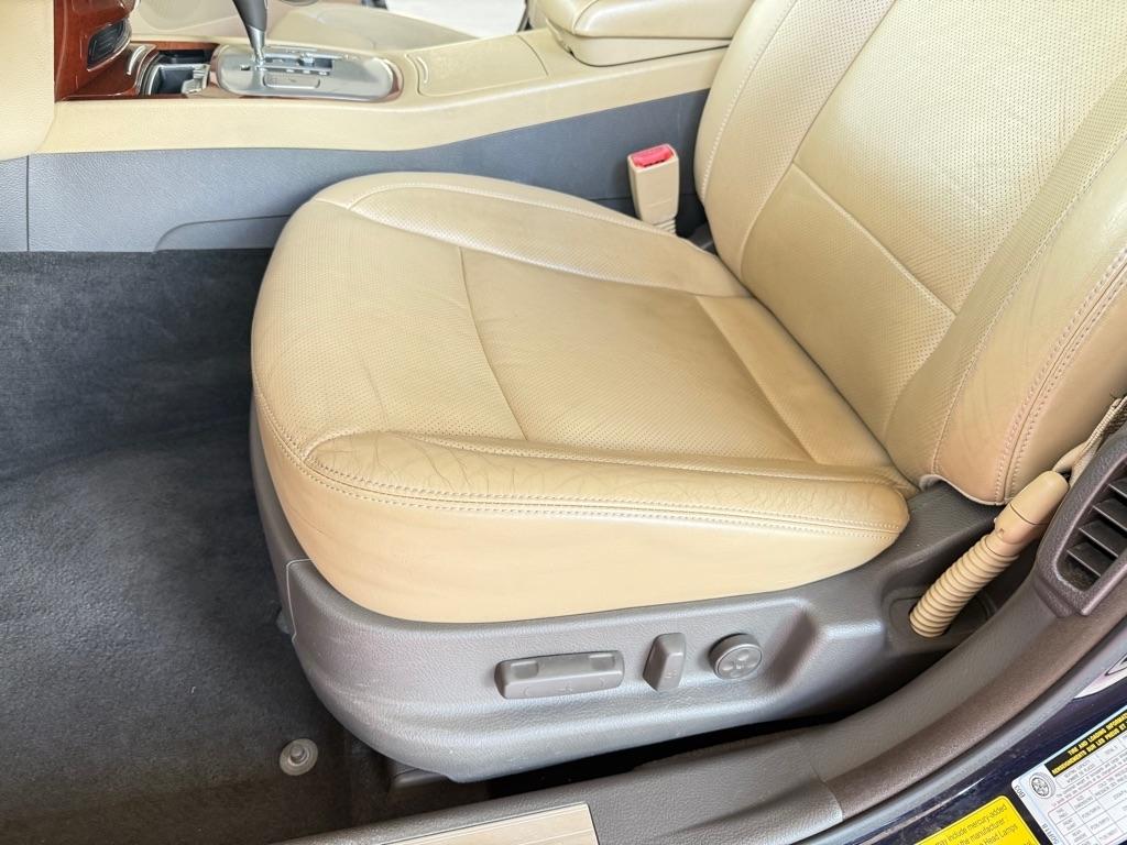 Hyundai Genesis 4dr Sdn V6 3.8L 2012
