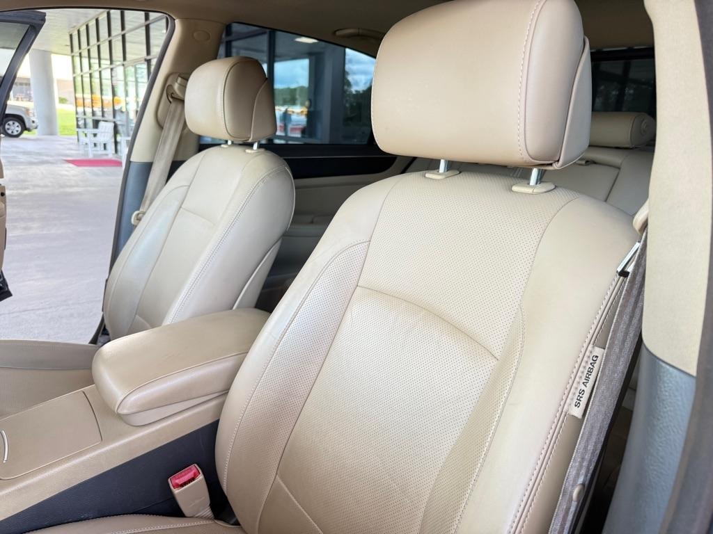 Hyundai Genesis 4dr Sdn V6 3.8L 2012