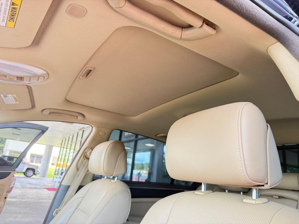 Hyundai Genesis 4dr Sdn V6 3.8L 2012