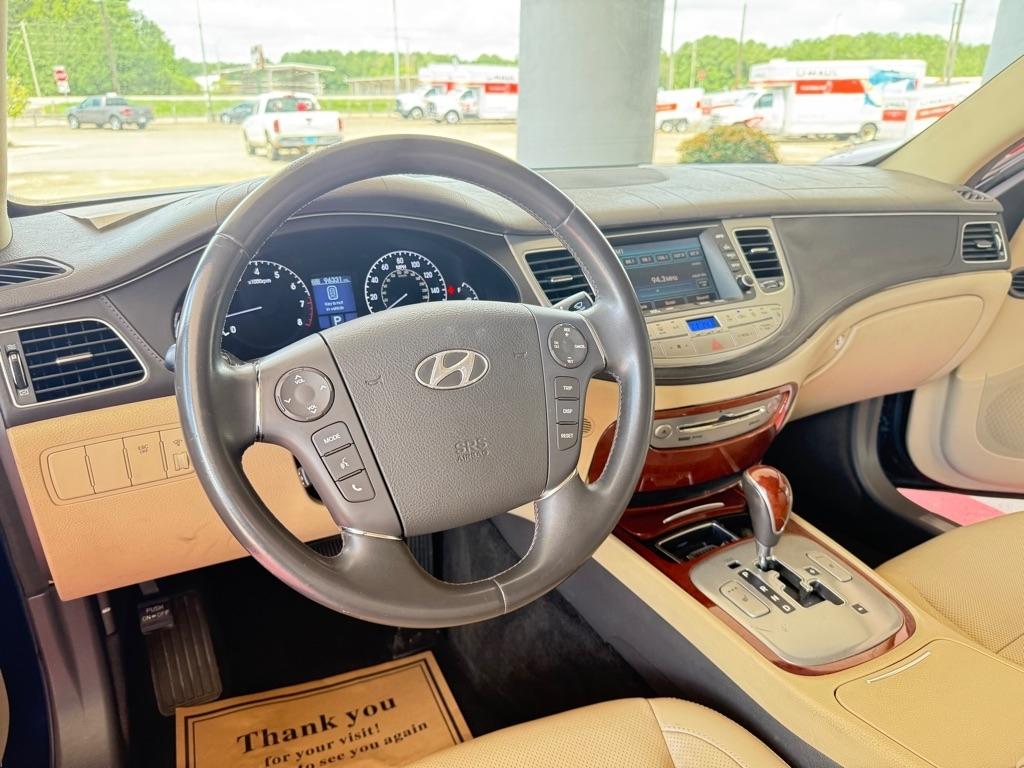 Hyundai Genesis 4dr Sdn V6 3.8L 2012
