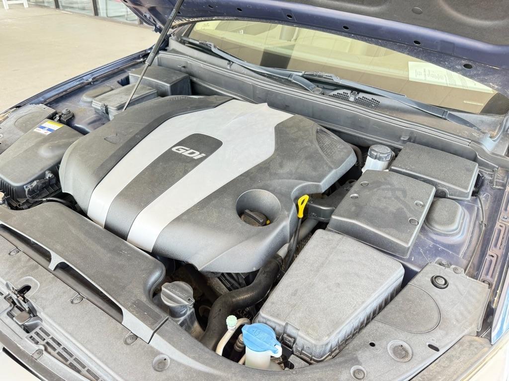 Hyundai Genesis 4dr Sdn V6 3.8L 2012