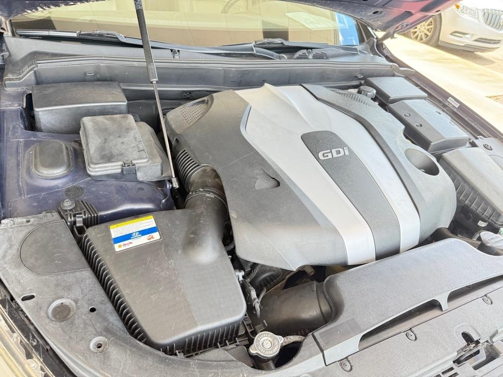Hyundai Genesis 4dr Sdn V6 3.8L 2012