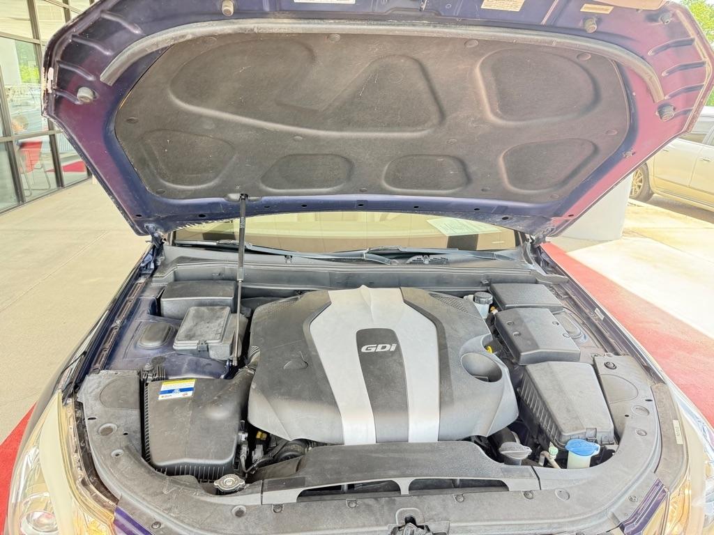 Hyundai Genesis 4dr Sdn V6 3.8L 2012