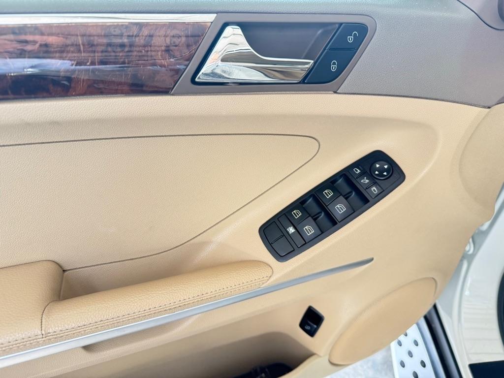 Mercedes-Benz M-Class 4MATIC 4dr 5.5L 2008