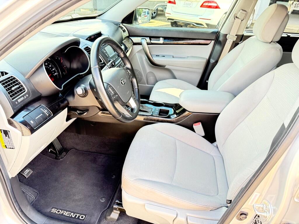 Kia Sorento LX 2WD 2015 Kia Sorento LX 2WD 2015