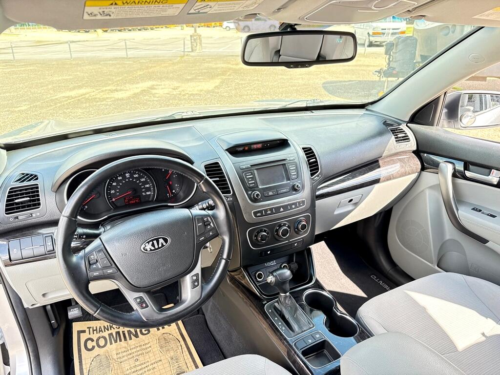 Kia Sorento LX 2WD 2015 Kia Sorento LX 2WD 2015