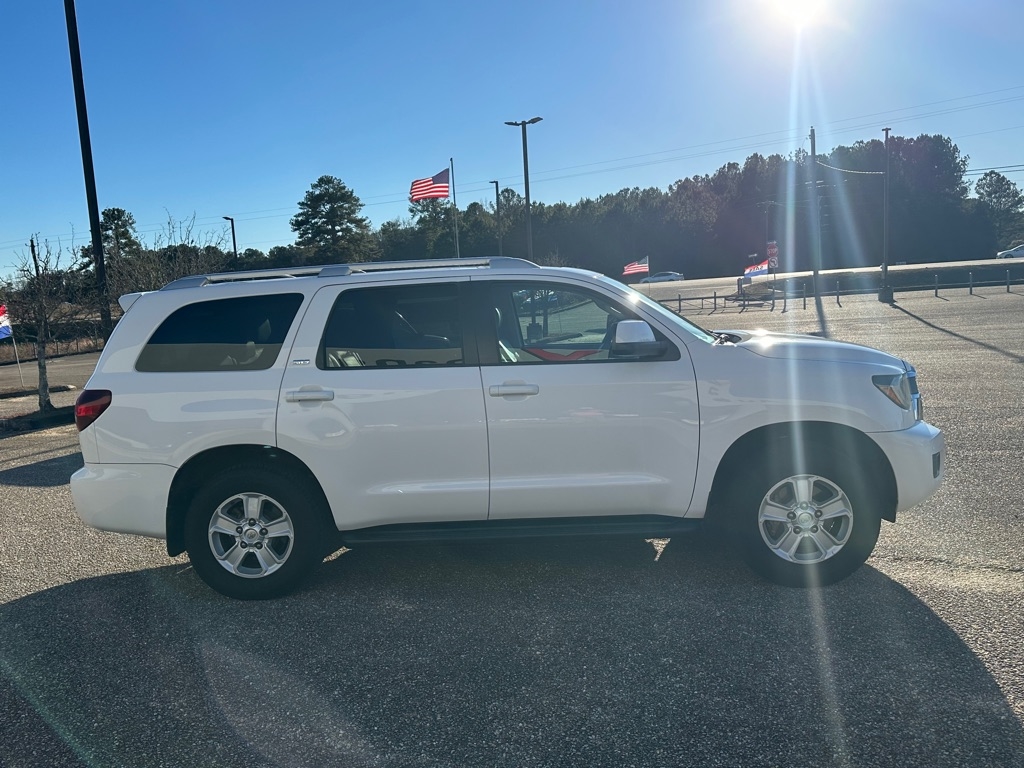 Toyota Sequoia SR5 5.7L 2WD 2019