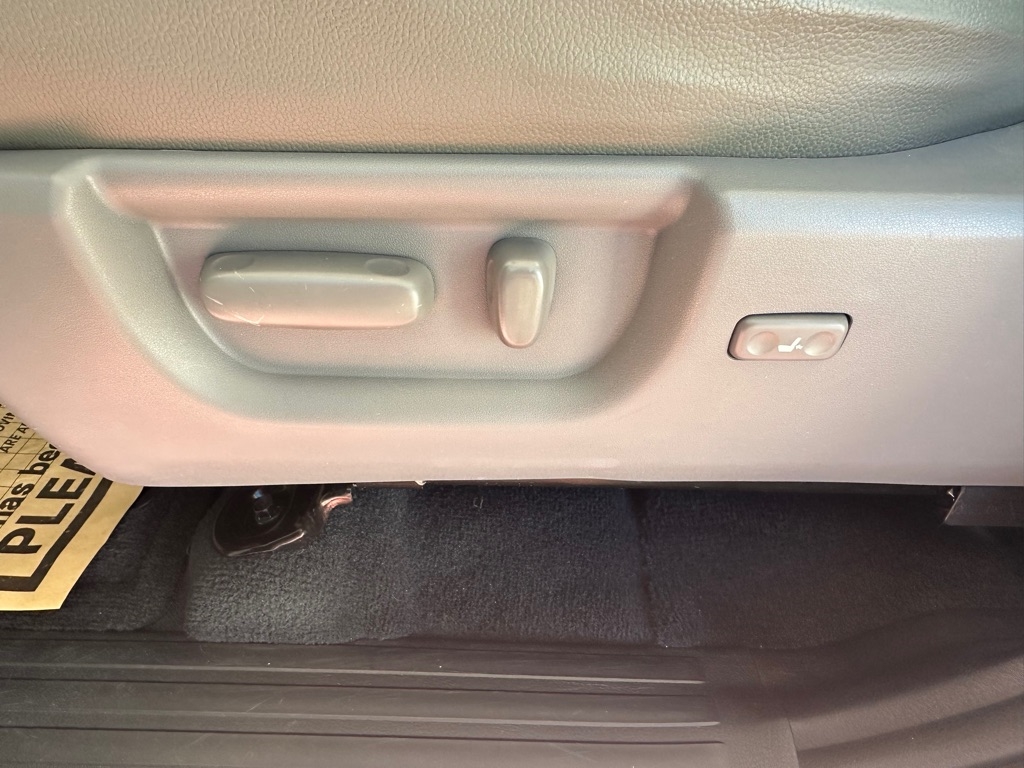 Toyota Sequoia SR5 5.7L 2WD 2019