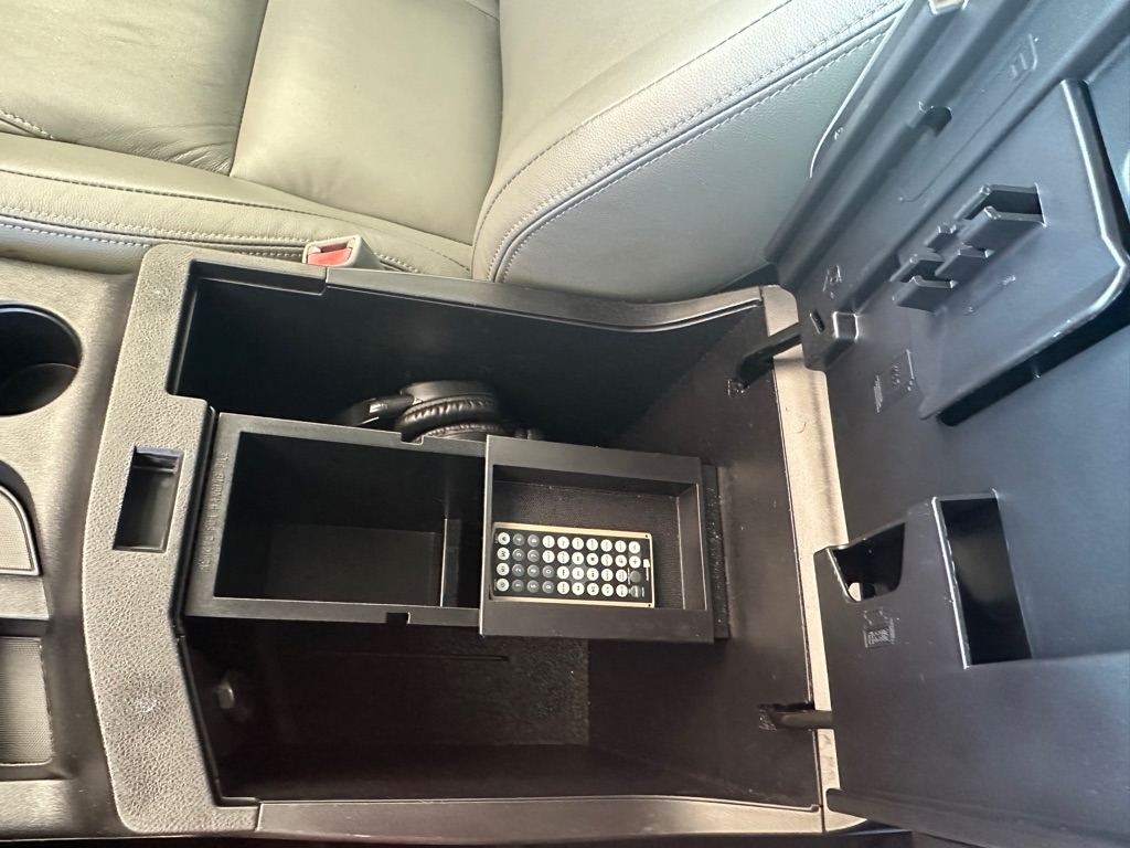 Toyota Sequoia SR5 5.7L 2WD 2019